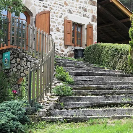Holiday home Grande Maison En Pierres Avec Jardin, Proche D'un Bourg Medieval, Animaux Acceptes - Fr-1-582-161 *