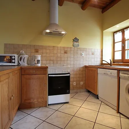 Grande Maison En Pierres Avec Jardin, Proche D'un Bourg Medieval, Animaux Acceptes - Fr-1-582-161 *